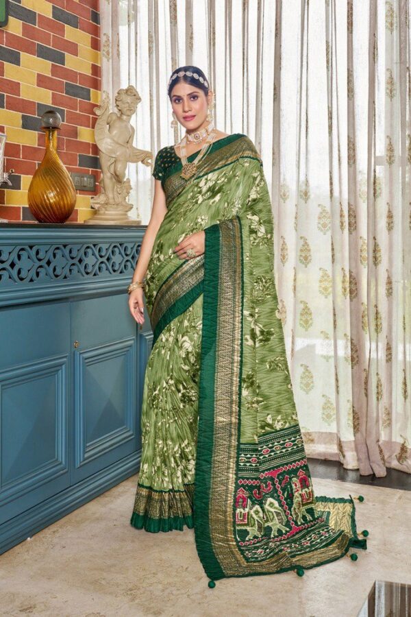 Foil Crush Patola Saree - Image 7
