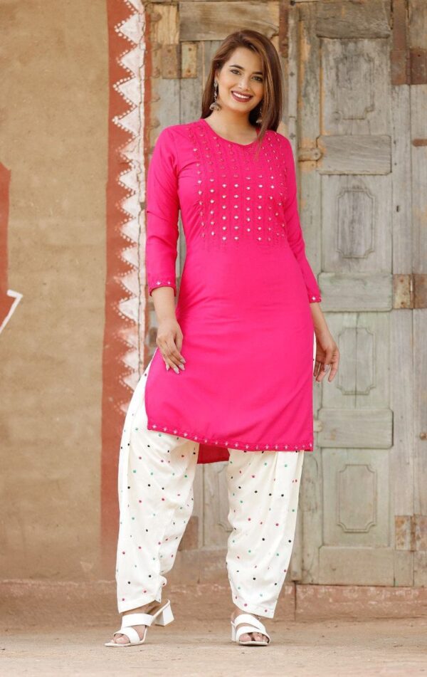Patiyala With Kurti And Dupatta - Image 2