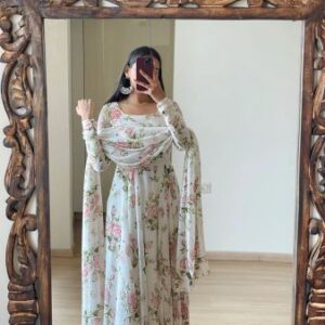 Stylish Fox Georgette Kurti With Dupatta & Inner.