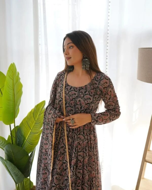 Anrkali Dupatta Set