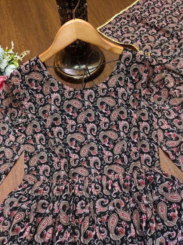 Anrkali Dupatta Set - Image 4