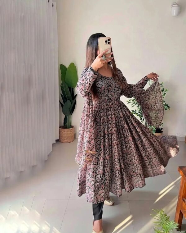 Anrkali Dupatta Set - Image 3