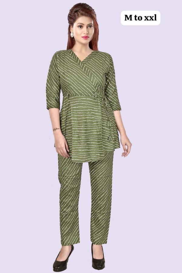 Heavy Soft Reyon With Lehriya Print Cored Set