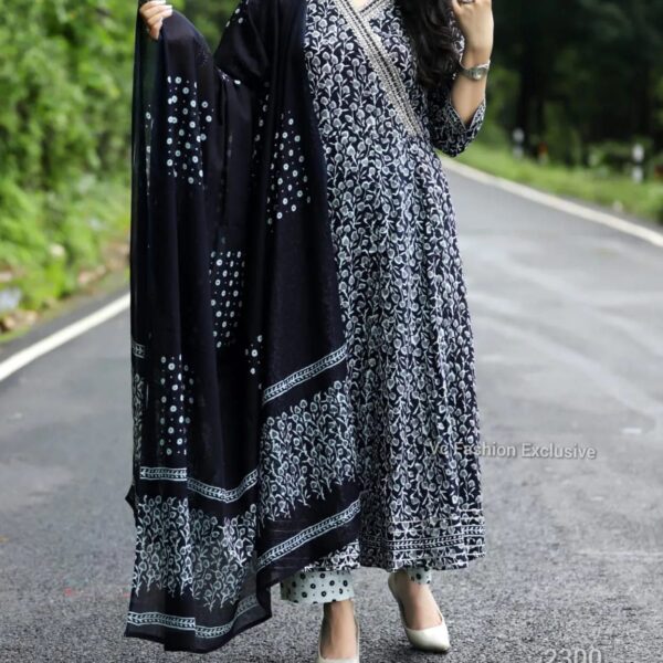 Anarkali kurti Pant - Image 5