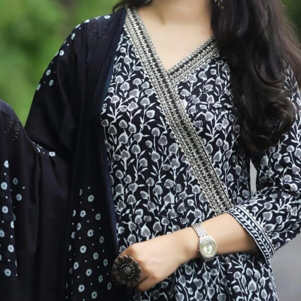 Anarkali kurti Pant - Image 2