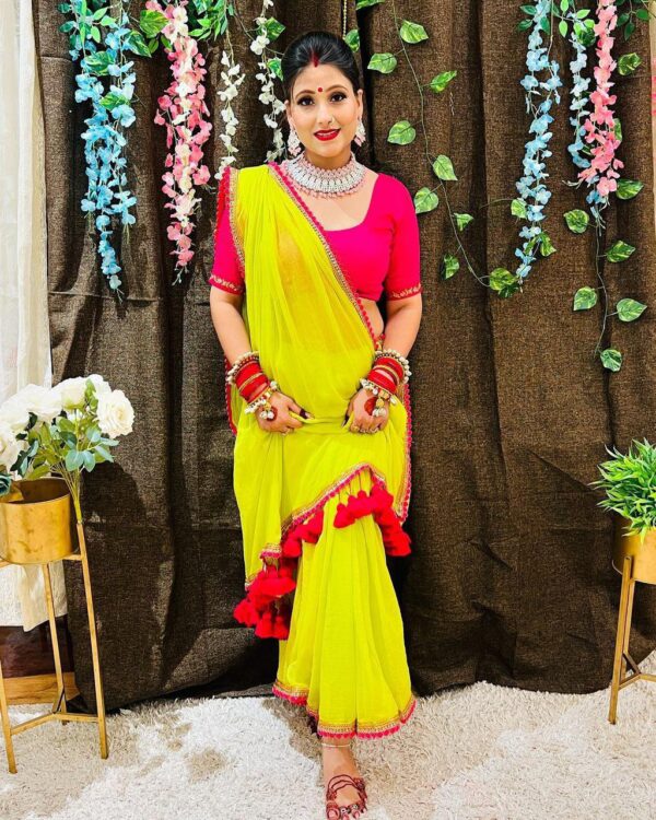 Smooth Georgette fabric saree with beautiful embroidery lace border with beautiful latkan