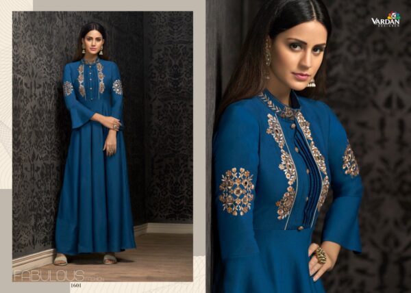 Maslin Gown With Embroidery
